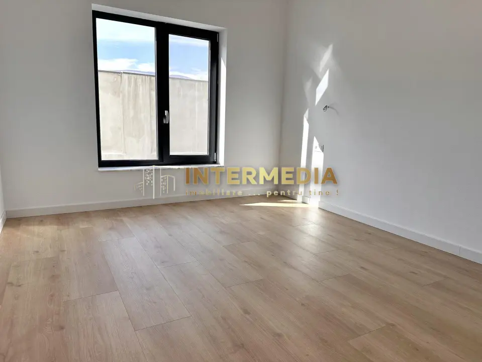 CASA NOUA, 90 MP, FINISATA LA CHEIE, ASFALT, TOATE UTILITATILE, fotografia 8