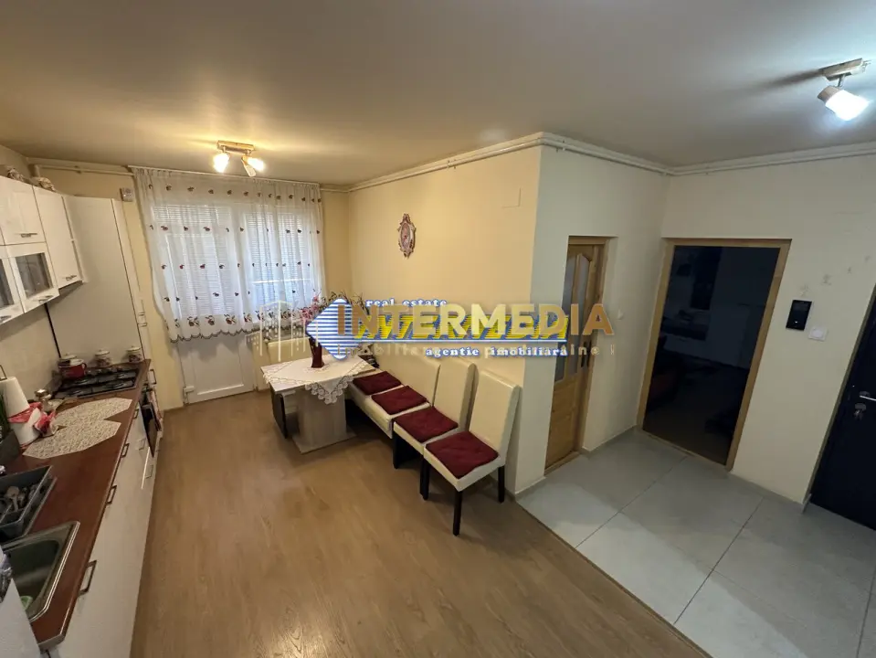 Apartament 2 camere Bloc Nou CENTRU Balcon Mansarda Boxa 12 mp Parcare Mobilat, fotografia 10