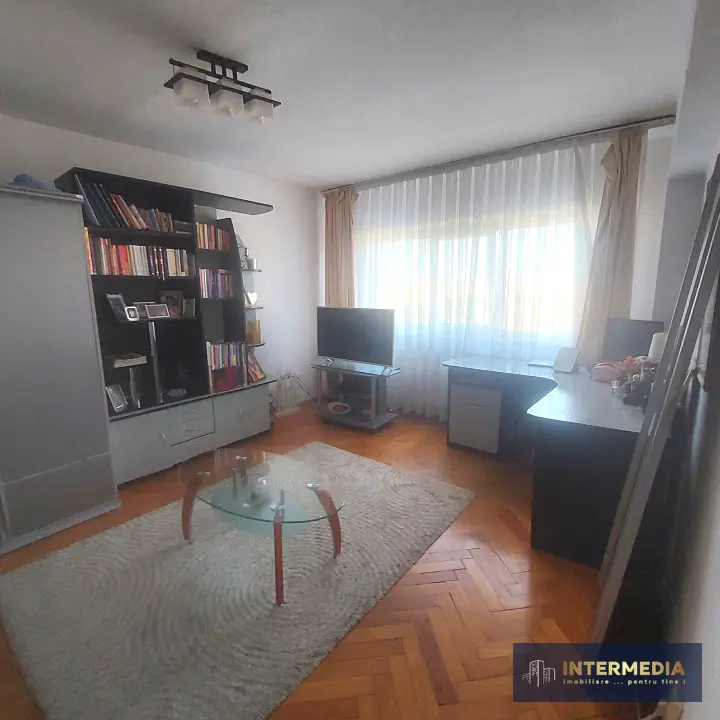 Apartament 2 camere decomandat Cetate, fotografia 5