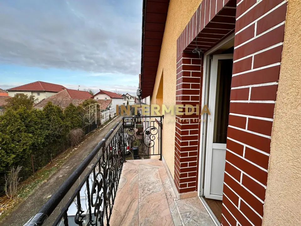 Casa in Centru finisata, mobilata, utilata complet, fotografia 1