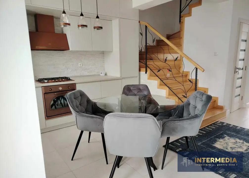 Casă nouă, 3 camere, 85 mp, finisată complet, mobilată și utilată, Centru, fotografia 1