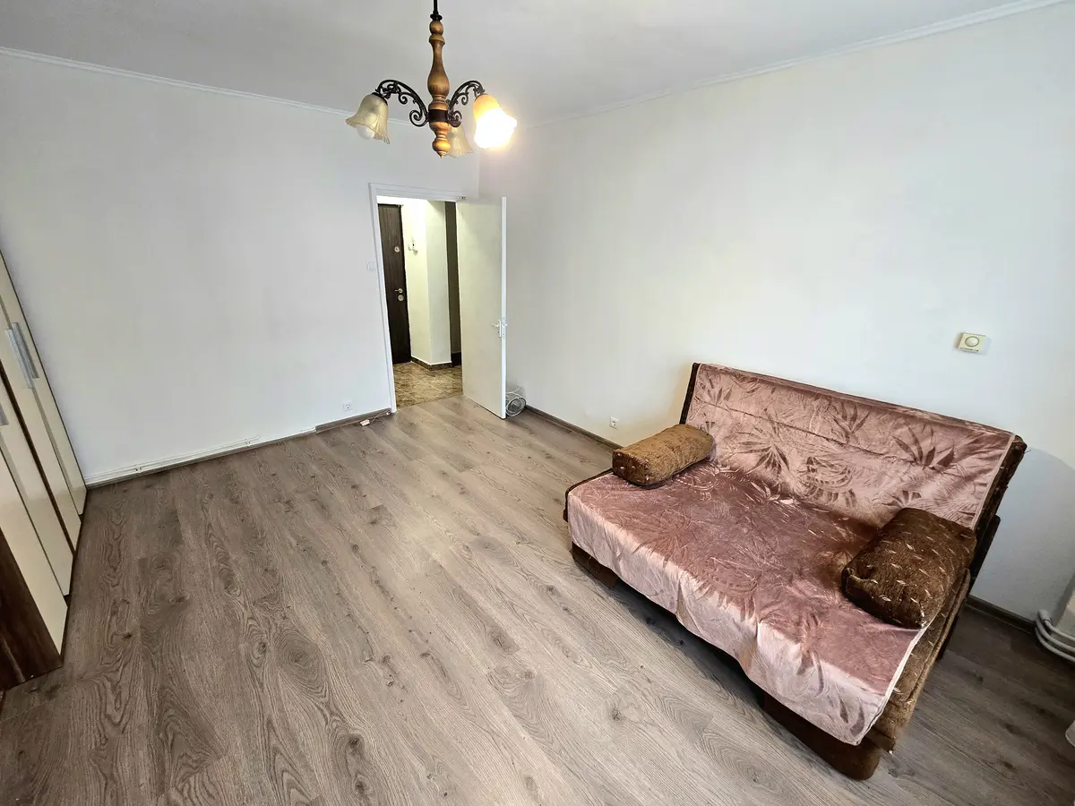 Garsonieră de închiriat, etaj 1, zona Spitalului Județean, Cetate, fotografia 2