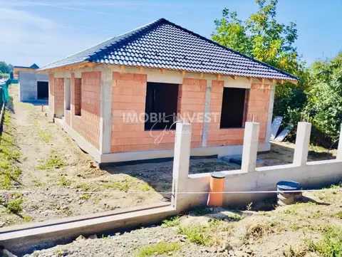 Casă individuală la roșu, zona Centru, Alba Iulia, 4 camere, teren 730 mp