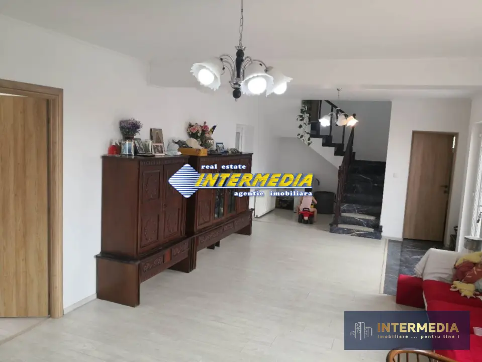 Casa Ciugud 4 camere COMISION ZERO cumparare cu garaj teren 453 mp. finisata, fotografia 6