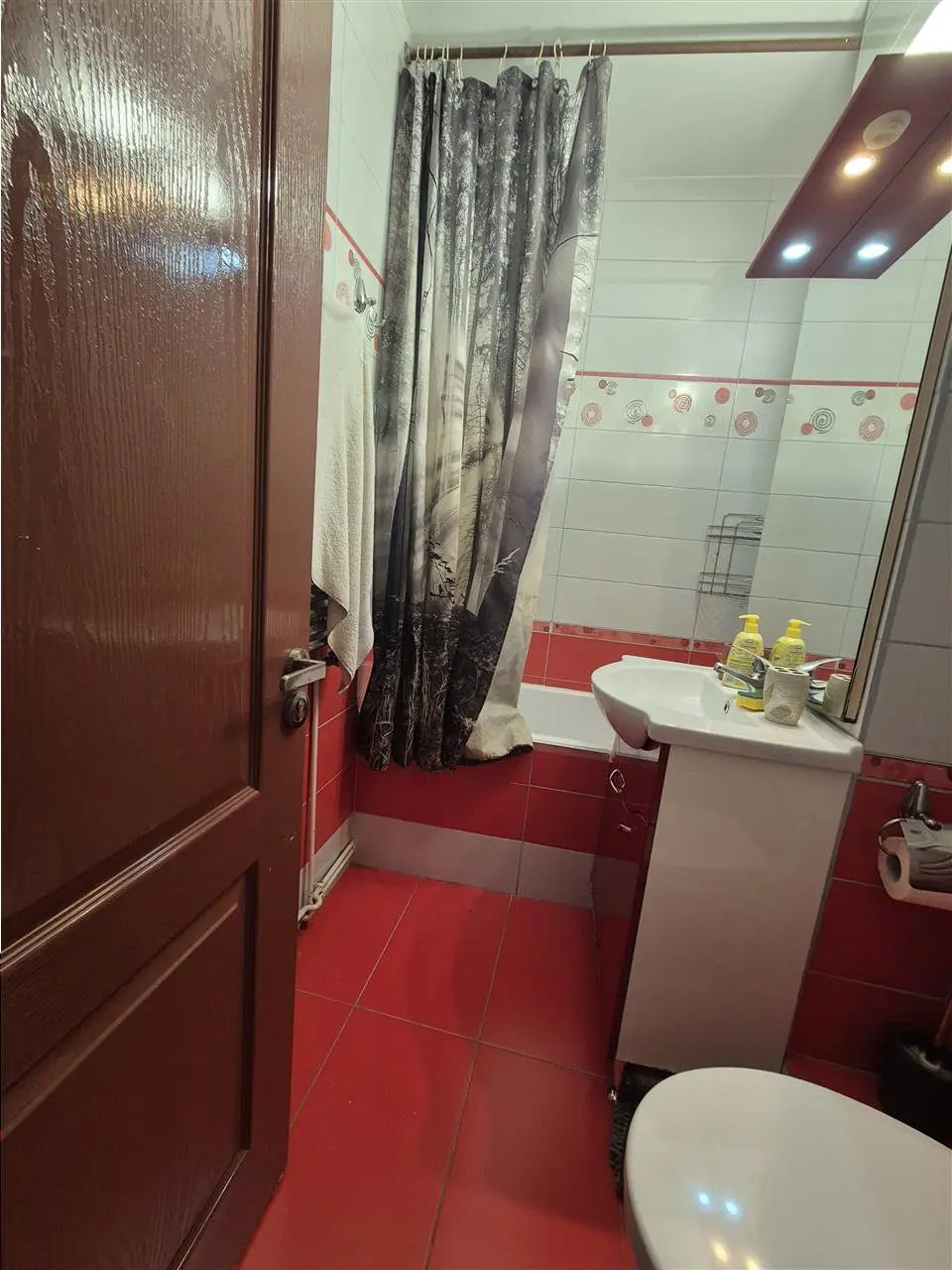Apartament cu 4 camere decomandat, zona Cetate, etaj 3, fotografia 7