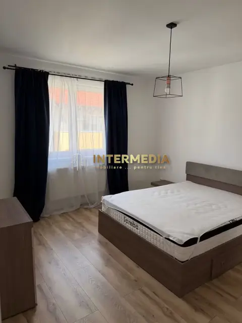 Apartament cu 3 camere Bloc NOU CENTRU Scara Interioara Mobilat Utilat Parcare