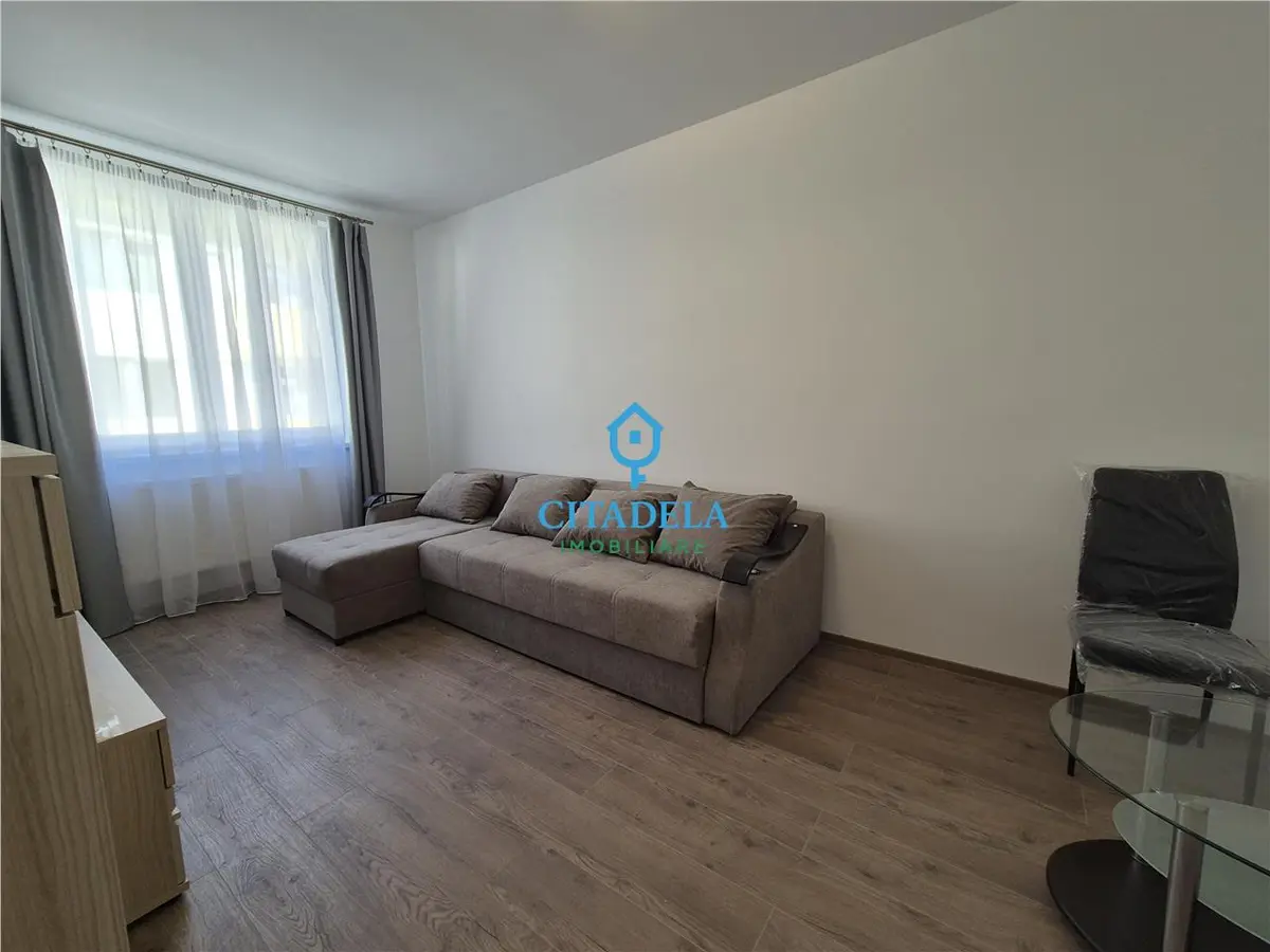 Apartament cu 2 camere de închiriat, bloc nou, garaj, zona Centru, fotografia 3