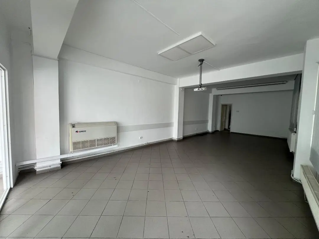 Spațiu comercial de vânzare, zona ultracentrală Mercure Mall, Alba Iulia, fotografia 2