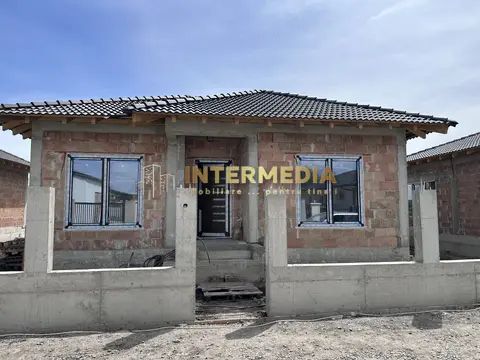 Casa cu 4 camere finisata la cheie de vanzare Alba Iulia cu toate utilitatiile
