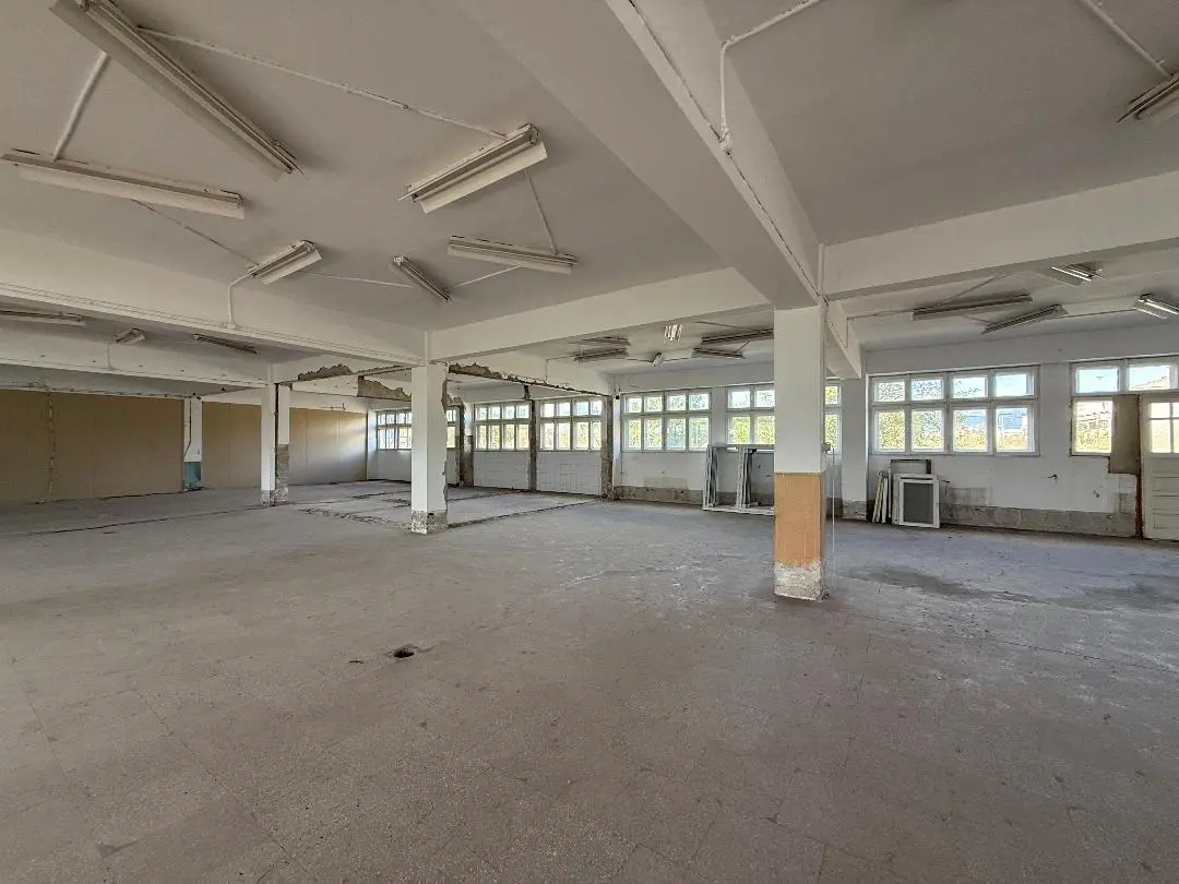 Spațiu comercial de vânzare în Alba Iulia, zona Bărăbanț, fostă cantină, fotografia 1
