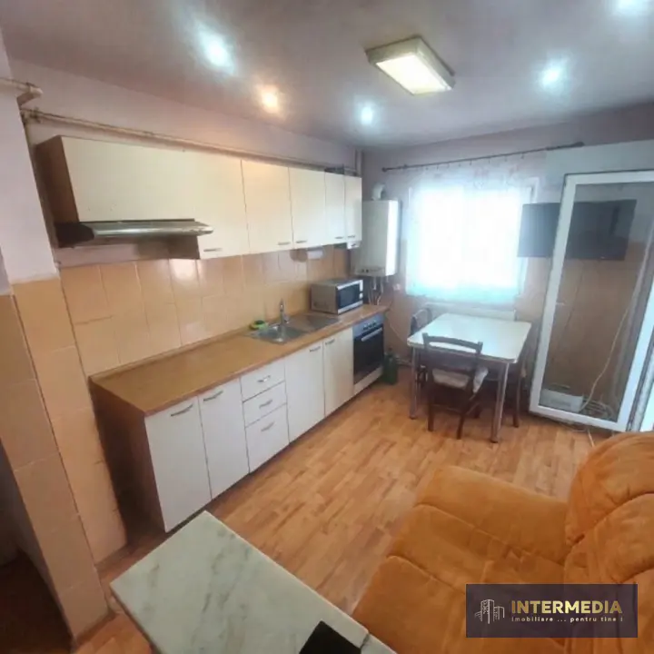 Apartament 2 camere decomandat Cetate, fotografia 1