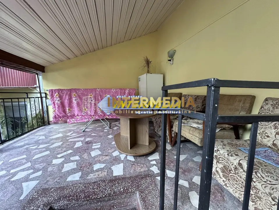 Casa 6 camere 300 mp utili de vanzare Centru cu spatiu comercial teren 400 mp, fotografia 3
