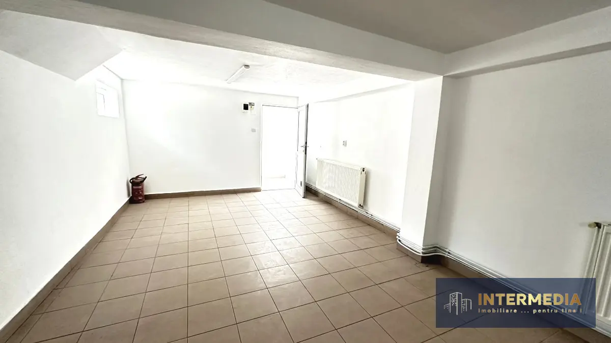 Spațiu comercial de vânzare, 90 mp utili, Alba Iulia, acces stradal, fotografia 2