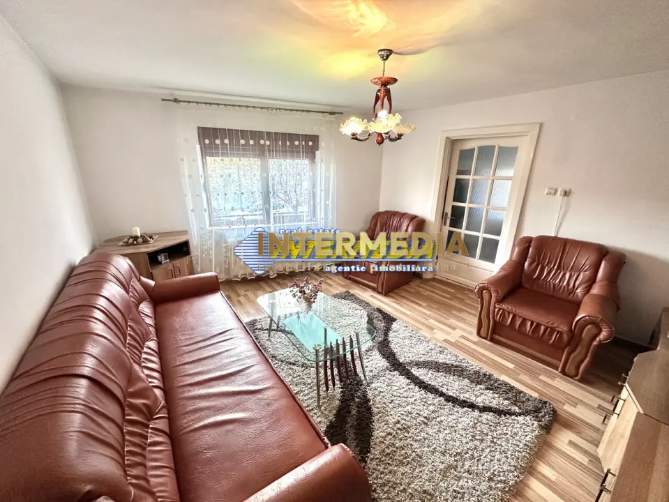 Casa 6 camere 300 mp utili de vanzare Centru cu spatiu comercial teren 400 mp, fotografia 1