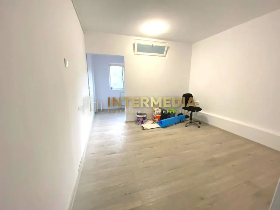 Inchiriere Spatiu Comercial la Bulevard 34 mp. finisat si utilat complet, fotografia 3