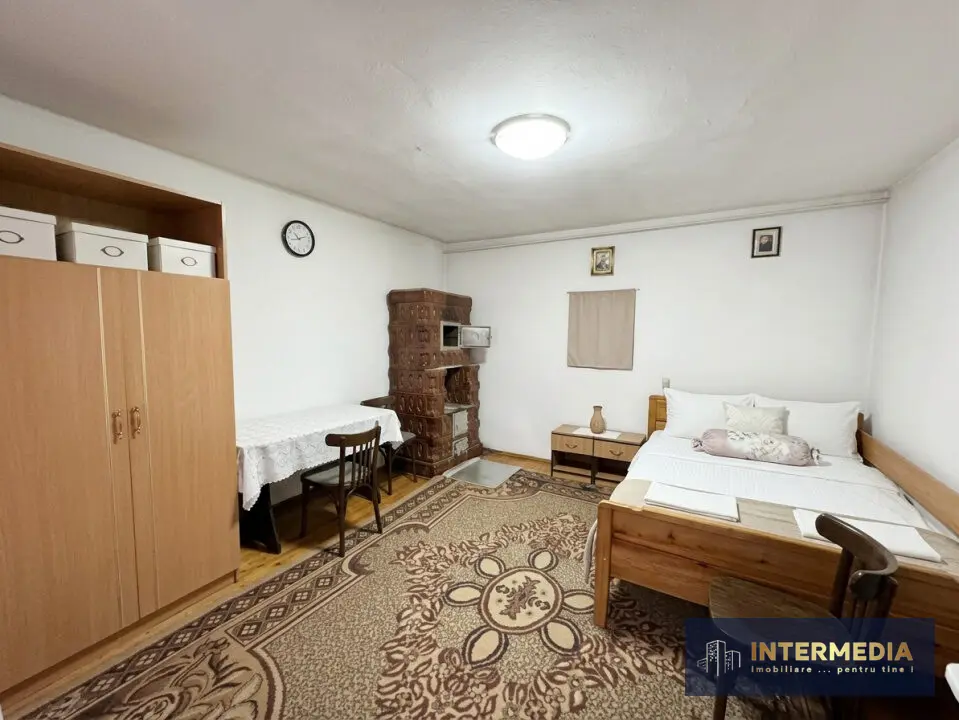 Casă de vânzare în Șard, comuna Ighiu, teren 2.709 mp, 2 case, garaje, anexe, fotografia 7