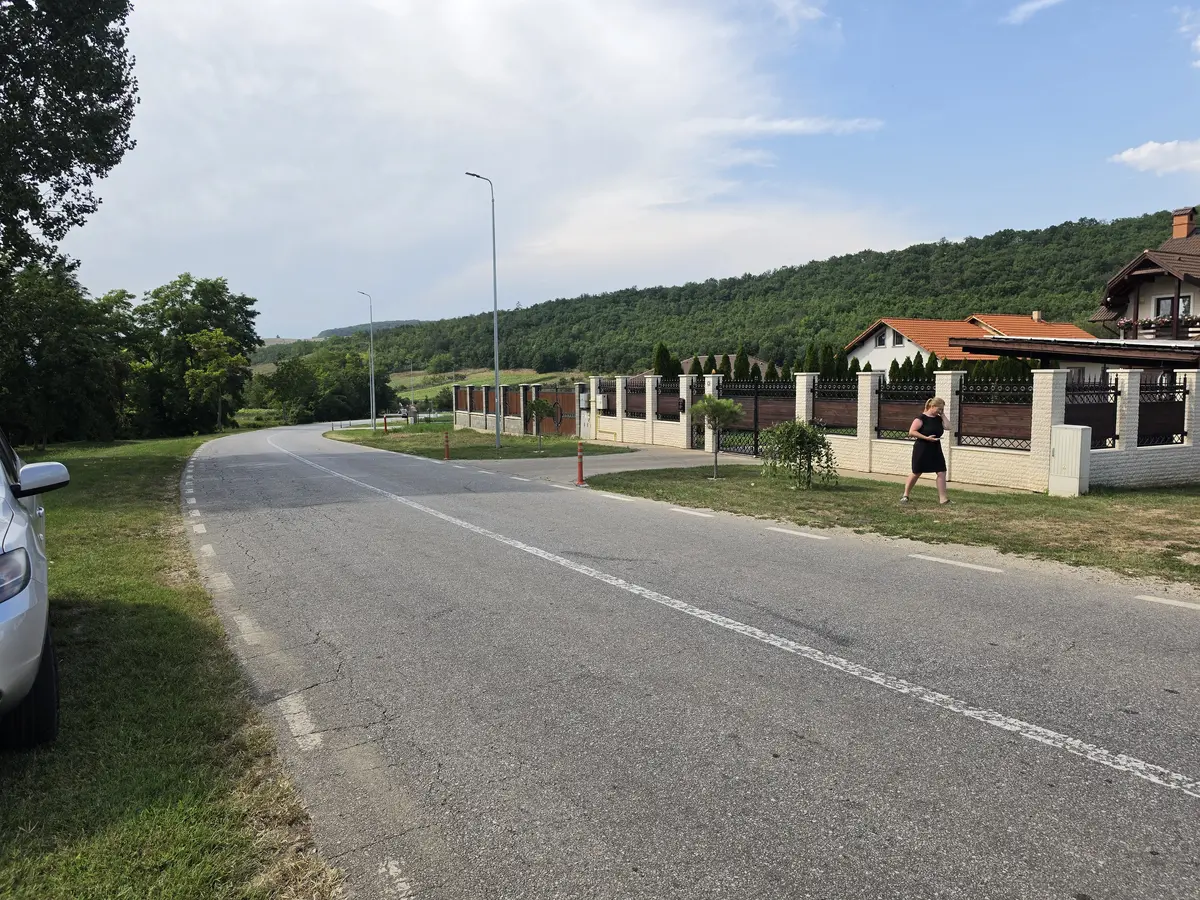 Teren intravilan, 2800 mp, la asfalt, cu utilități, Hăpria, comuna Ciugud, fotografia 4