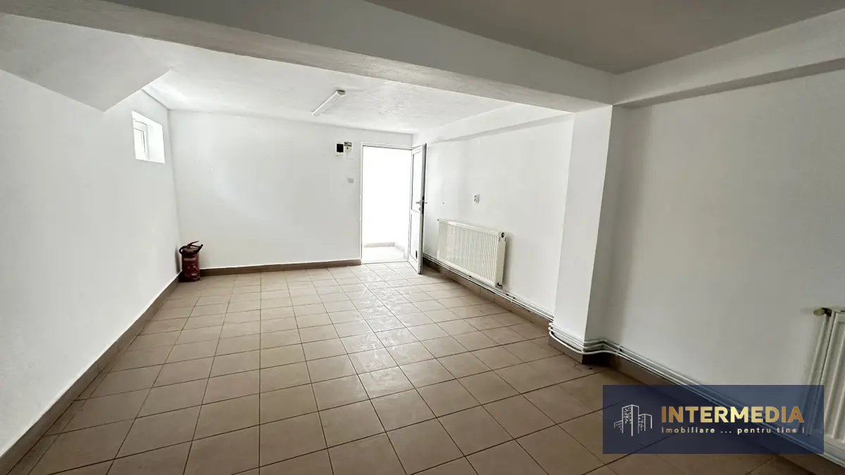 Inchiriere Spatiu Comercial 105 mp la Bulevard cu vad si parcare, fotografia 14