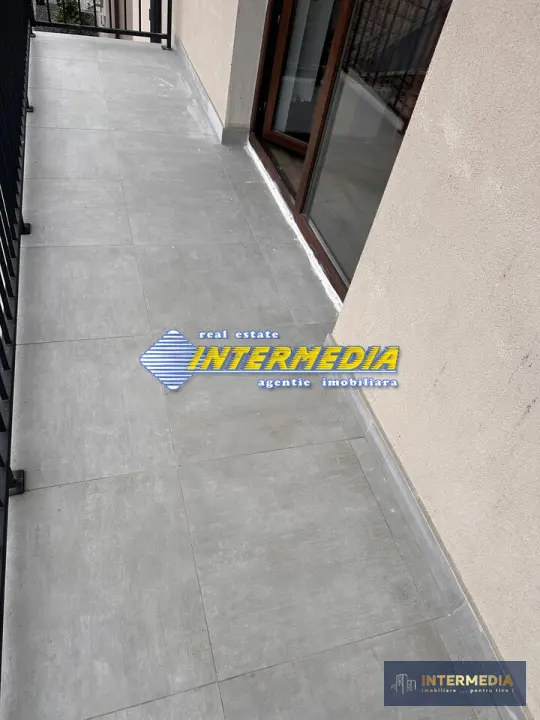 Apartament 2 camere, finisat, 2 balcoane, Bloc NOU, Loc Parcare, Cetate, fotografia 3