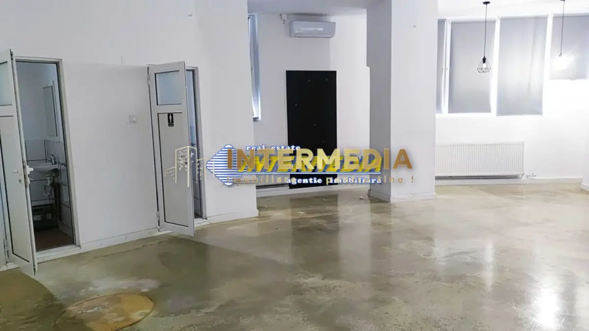 Vanzare Spatiu Comercial 78 mp CETATE zona Bulevard FINISAT Pozitie Super, fotografia 4