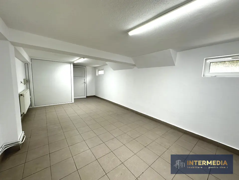 Spatiu Comercial 105 mp Finisat la Bulevard cu vad comerc loc parcare, fotografia 9