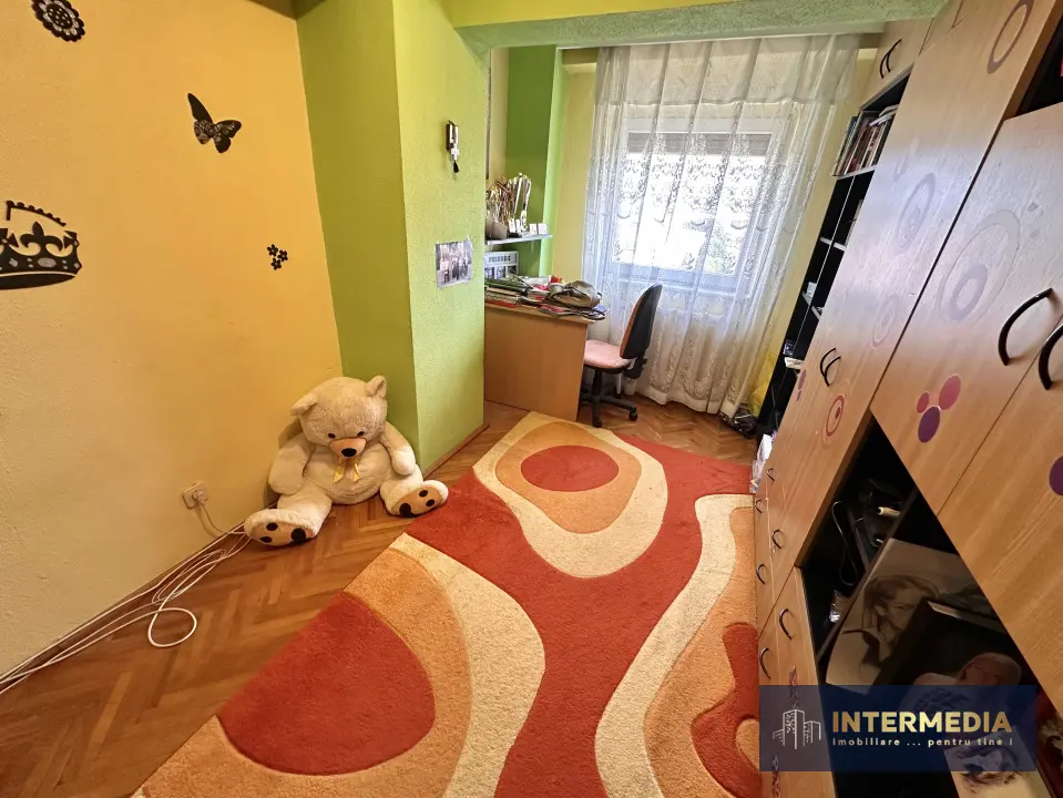 Apartament cu 3 camere decomandat, 80 mp utili, zona Centru, Alba Iulia, 2 balcoane, fotografia 6