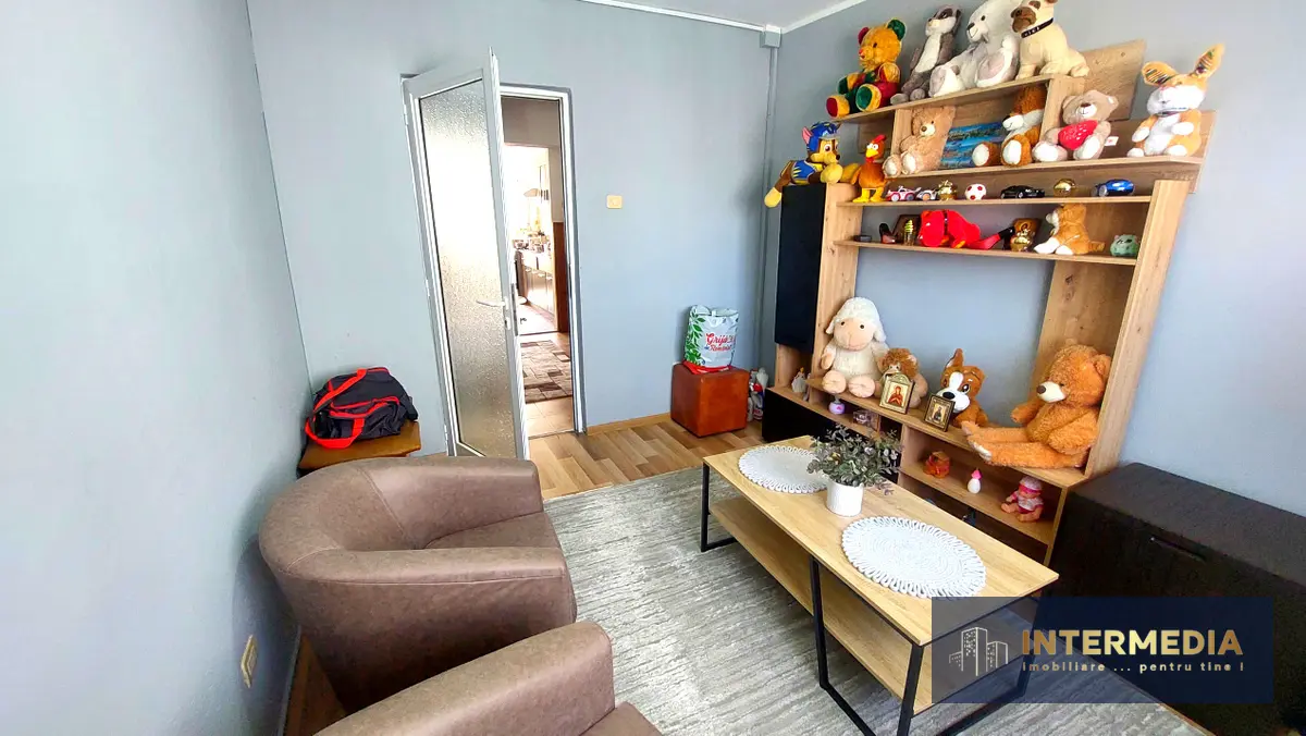 Apartament decomandat cu 4 camere și 2 băi, în Alba Iulia, zona Cetate, fotografia 2