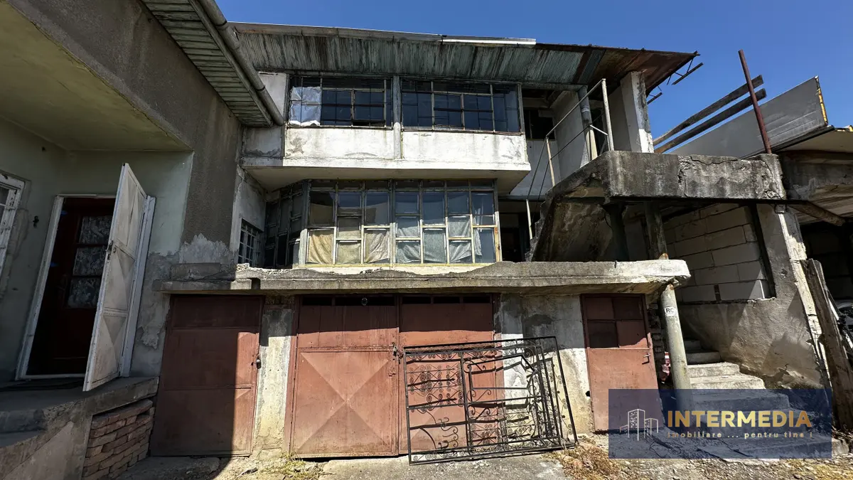 Vanzare Casa P+M Ampoi 3 Garaj 320 mp Teren Imprejmuita la asfalt Pozitie Firma, fotografia 3