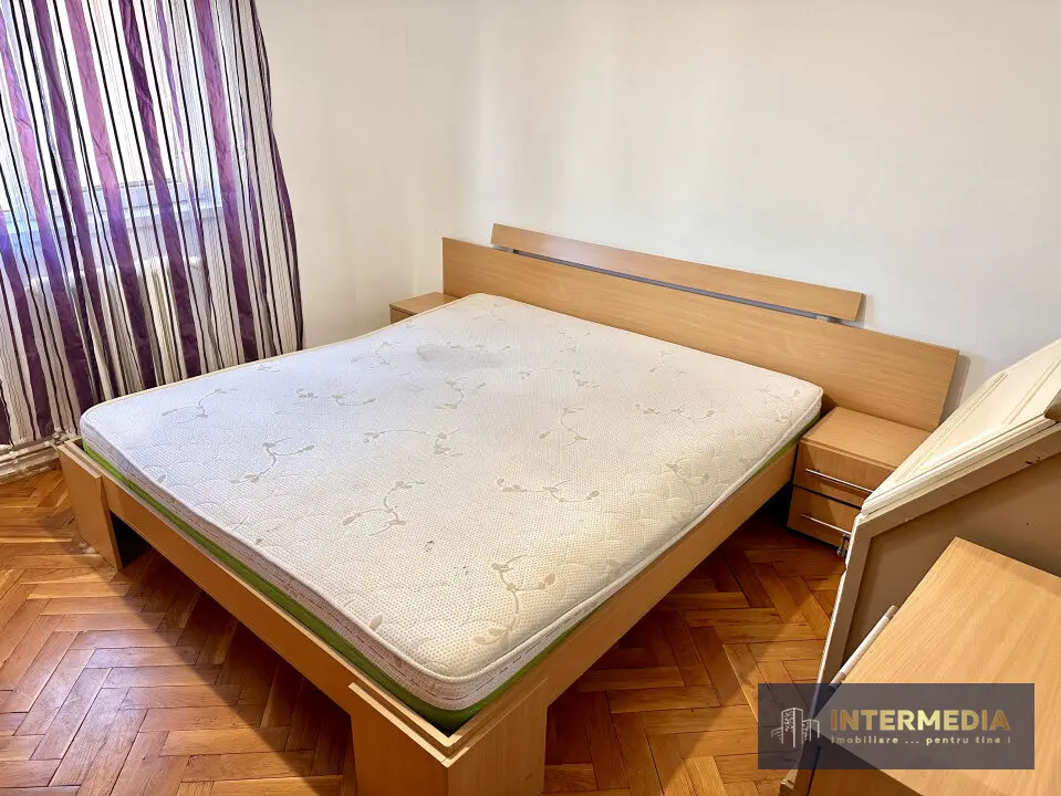 Apartament 4 camere decomandat, Cetate, Closca, etaj 3, 85 mp utili, mobilat și utilat, fotografia 3