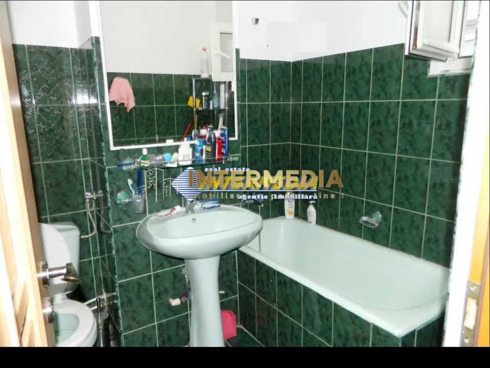 Apartament 2 camere de vanzare Cetate zona Mercur, fotografia 3