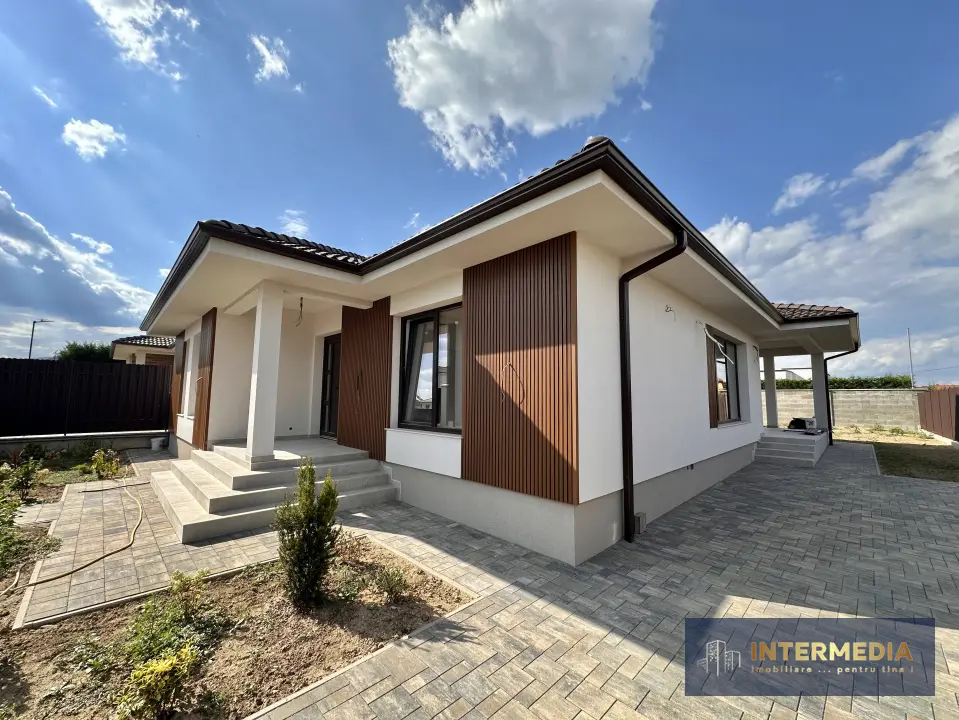 Casă nouă în Alba Iulia, zona Cetate, 4 camere, 509 mp teren, fotografia 1