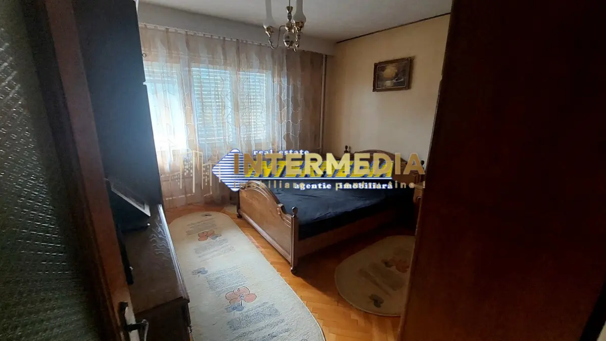 Casa de vanzare cu 5 camere in cartier Cetate Alba Iulia finisata D+P+E, fotografia 1