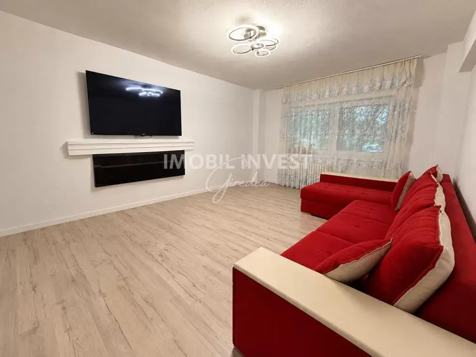 Apartament cu 4 camere, 80 mp, parcare, în zona Ampoi 2, Alba Iulia, fotografia 2