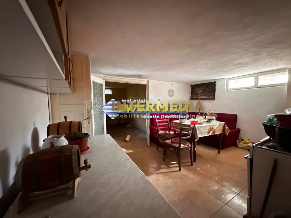 Casa 14 camere Sc=460 mp D+P+1+M cu 426 mp Teren CETATE Lidl Curte Asfalt, fotografia 11