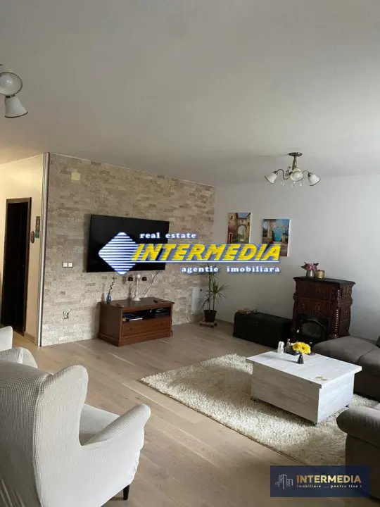 Casa P+1 CETATE Dealul Furcilor 355 mp Teren utilitati Finisata Utilata Mobilata, fotografia 1