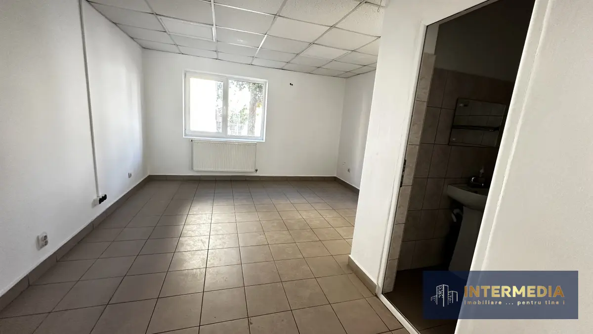 Inchiriere Spatiu Comercial 105 mp la Bulevard cu vad si parcare, fotografia 10