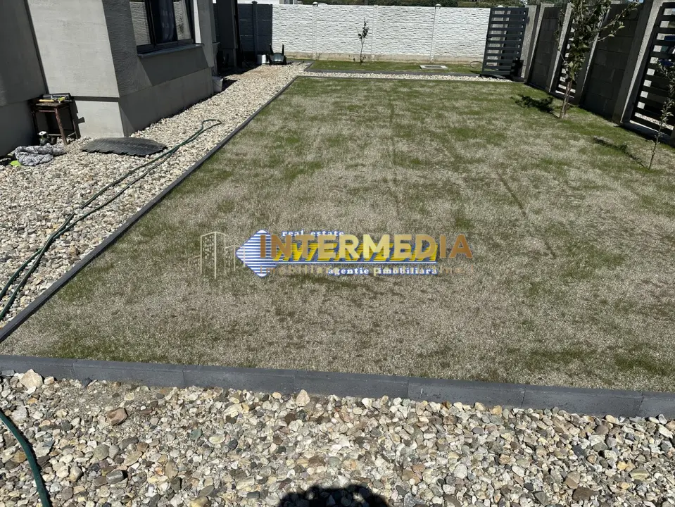 Casa noua de vanzare cu 4 camere in Alba Iulia finisata la cheie zona Micesti, fotografia 2