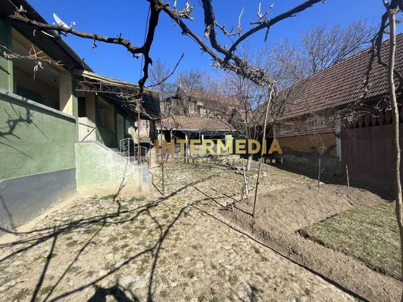OKAZIE! Casa in Cricau 3 Camere 1300 mp. Curte Teren Fantana Utilitati Asfalt, fotografia 12