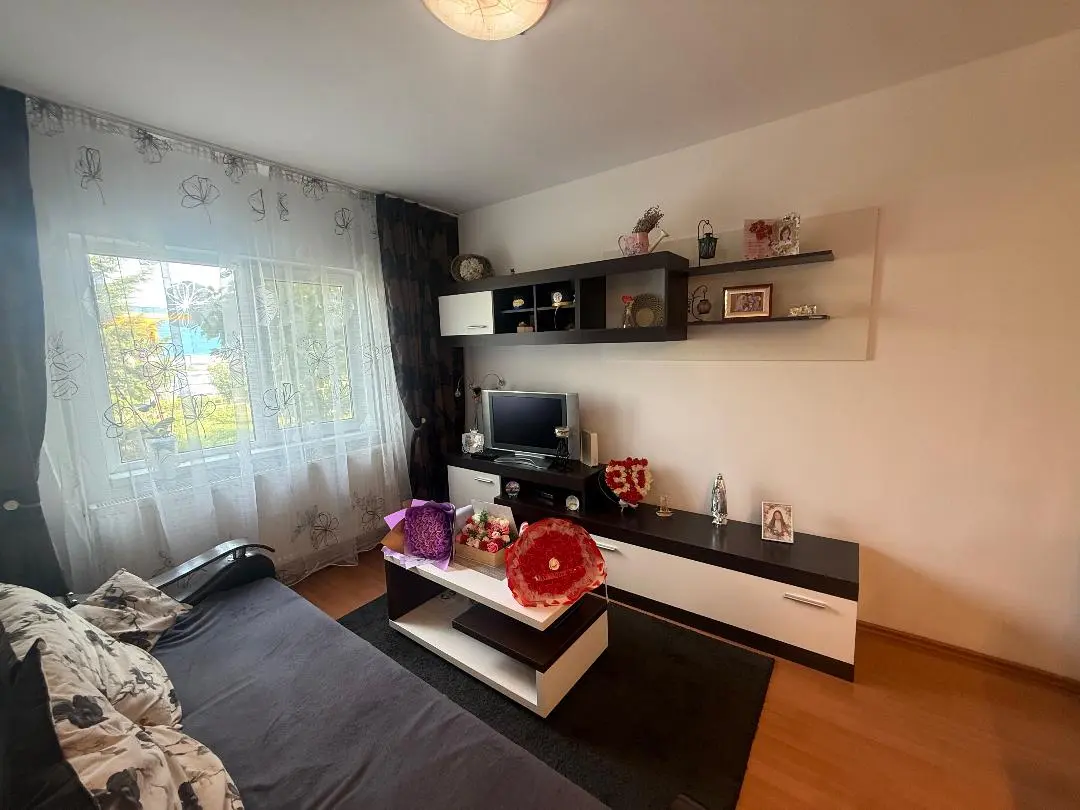 Apartament cu 3 camere de vânzare, zona Dedeman, Alba Iulia, fotografia 3