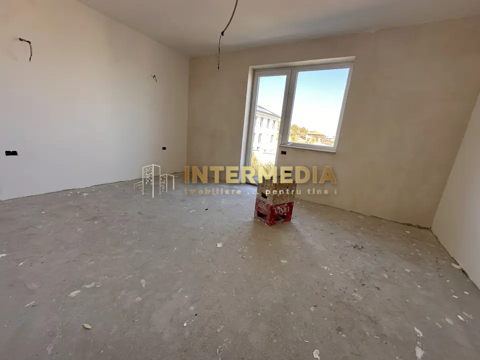 CASA NOUA, DE VANZARE, 120 MP, CETATE, FINISATA LA CHEIE, 4 CAMERE, fotografia 2