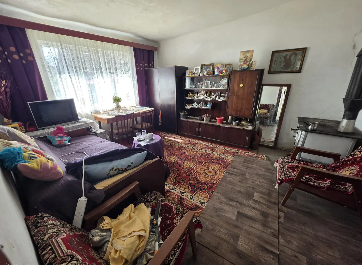 Casă cu 2 camere și bucătărie, teren 1.100 mp, Totoi, fotografia 3