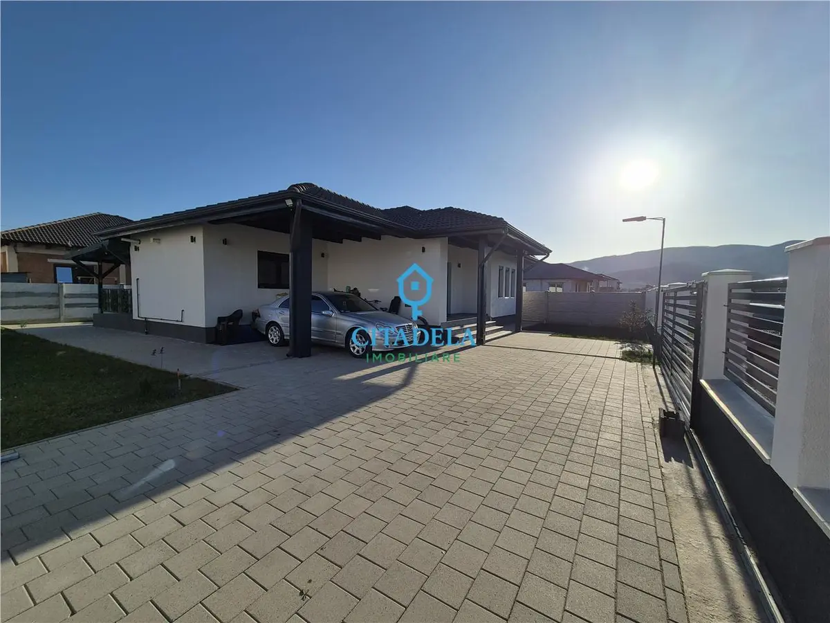 Casă nouă de vânzare în Alba Iulia, 4 camere, zona Orizont, teren 447 mp, fotografia 2