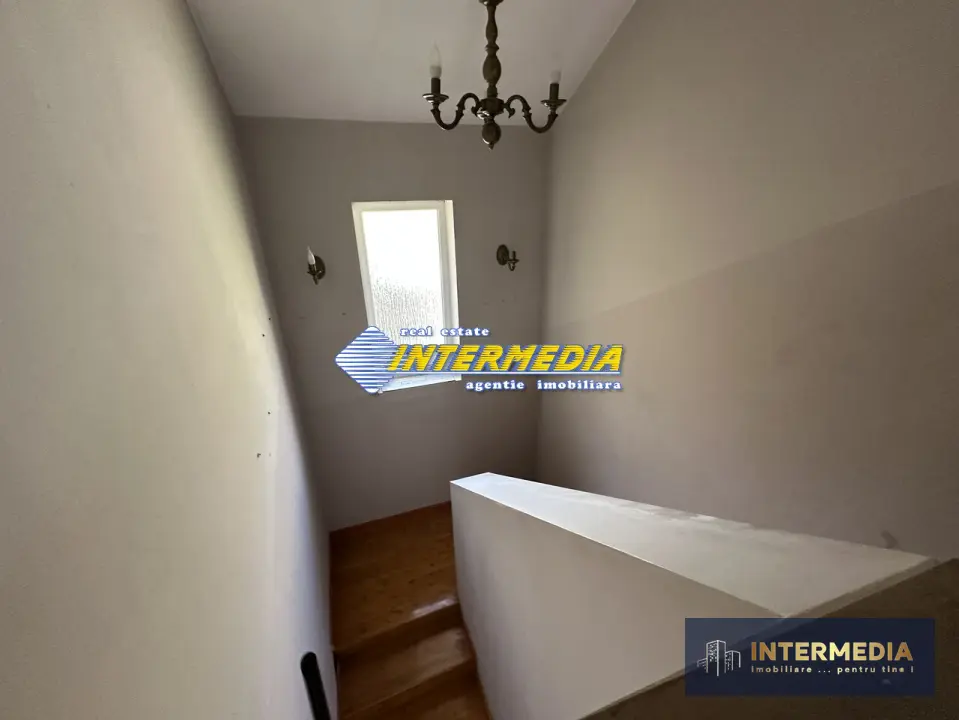 Proprietate 2 case curte pavata Teren 700 mp Hotel CETATE gard utilitati, fotografia 12