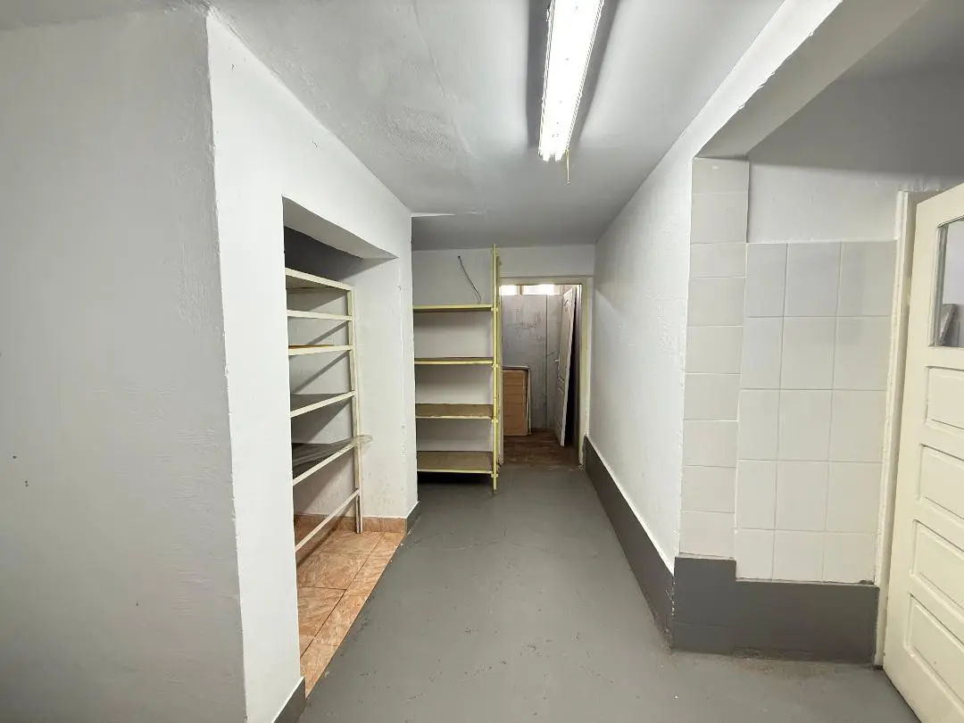 Spațiu comercial de vânzare în Alba Iulia, zona Bărăbanț, fostă cantină, fotografia 8