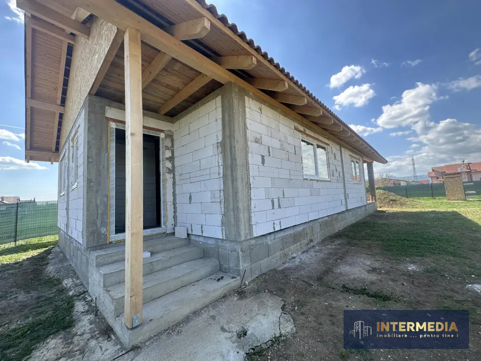Casa in Rosu Teren 570 mp sau 1134 mp Terasa mare imprejmuit Barabant Alba, fotografia 1