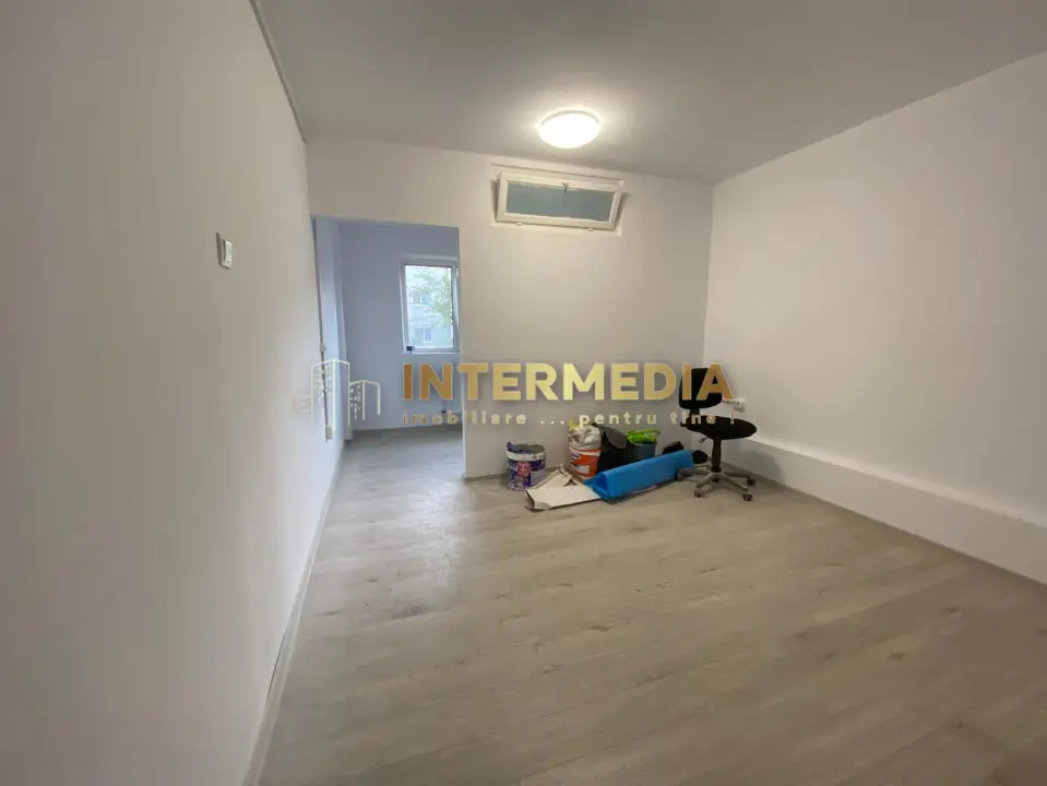 Inchiriere Spatiu Comercial la Bulevard 34 mp. finisat si utilat complet, fotografia 7