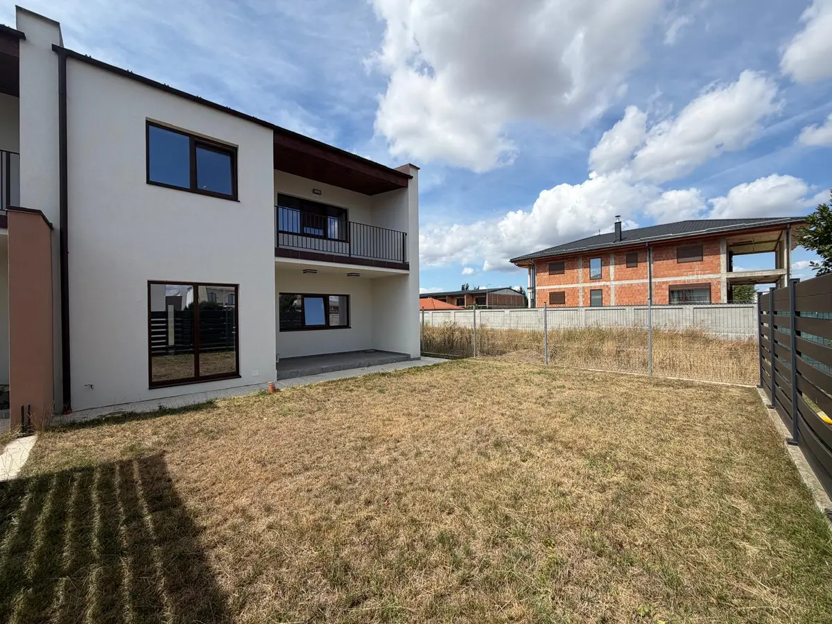 Duplex 4 camere, 3 băi, 2 balcoane și 431 mp teren, Sebeș, fotografia 3
