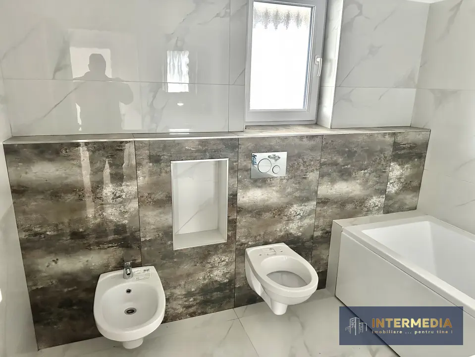 CASA NOUA, 120 MP, 3 DORMITOARE, LIVING, 2 BAI, TERASA, FINISATA COMPLET, fotografia 13