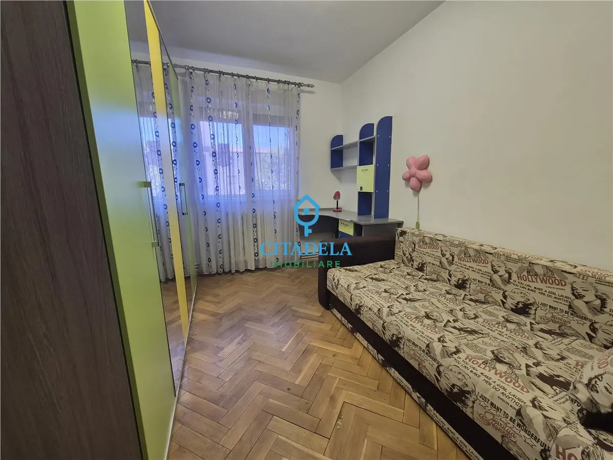 Apartament cu 4 camere decomandat, zona Cetate, etaj 3, fotografia 10