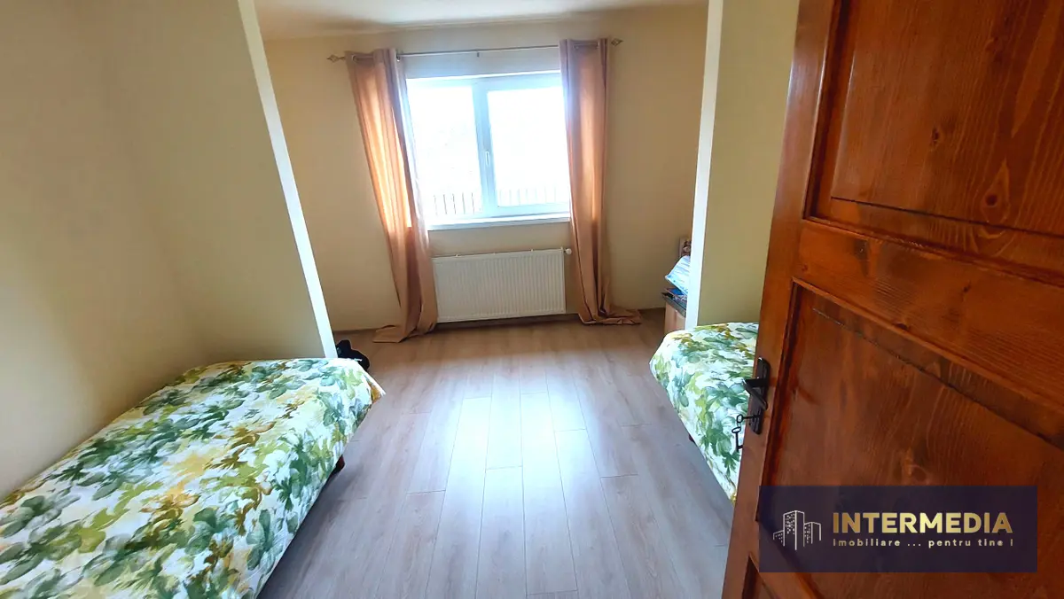 Gospodarie, casa cu 5 camere si 8272 mp teren, in Oarda, fotografia 9